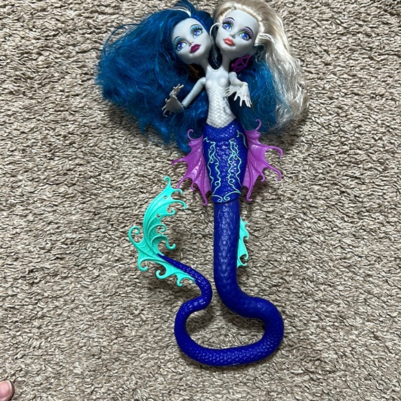 Monster High Peri And Pearl Serpentine Great Scarrier Reef 2 Headed Doll Mermaid - Picture 1 of 7